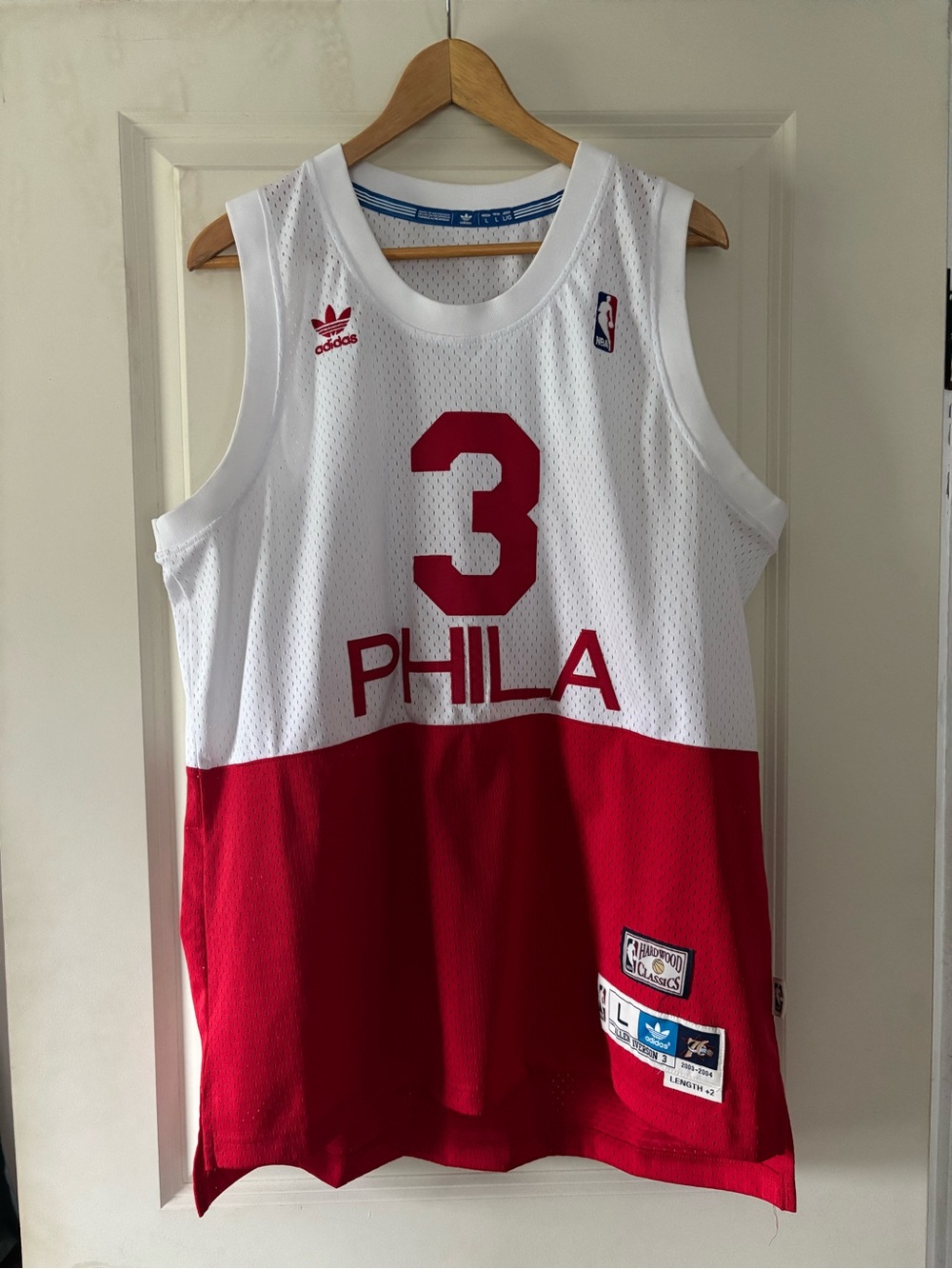 Adidas Hardwood Philadelphia 76ers Vintage Iverson. Red and White Jersey
